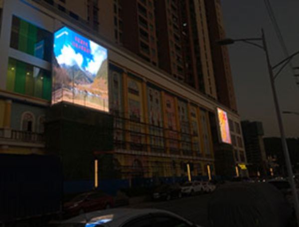 Dongguan Jiahui Shopping Mall P6 Right Angle Outdoor LED Display Screen